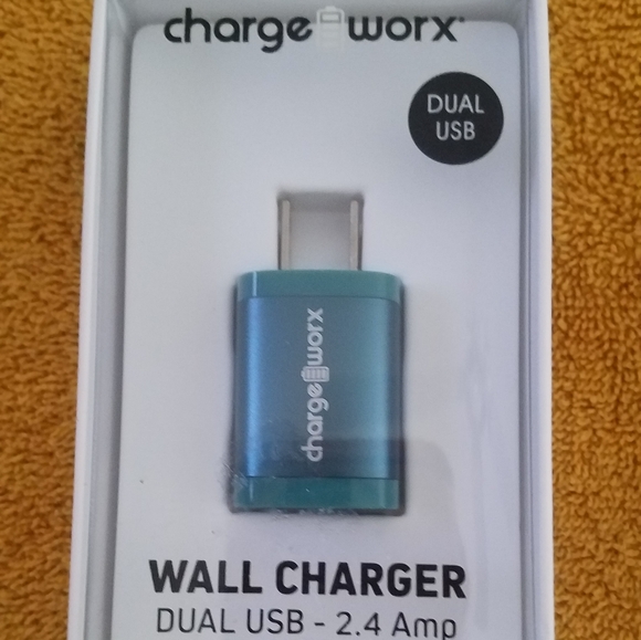 WALL CHARGER - Picture 2 of 12